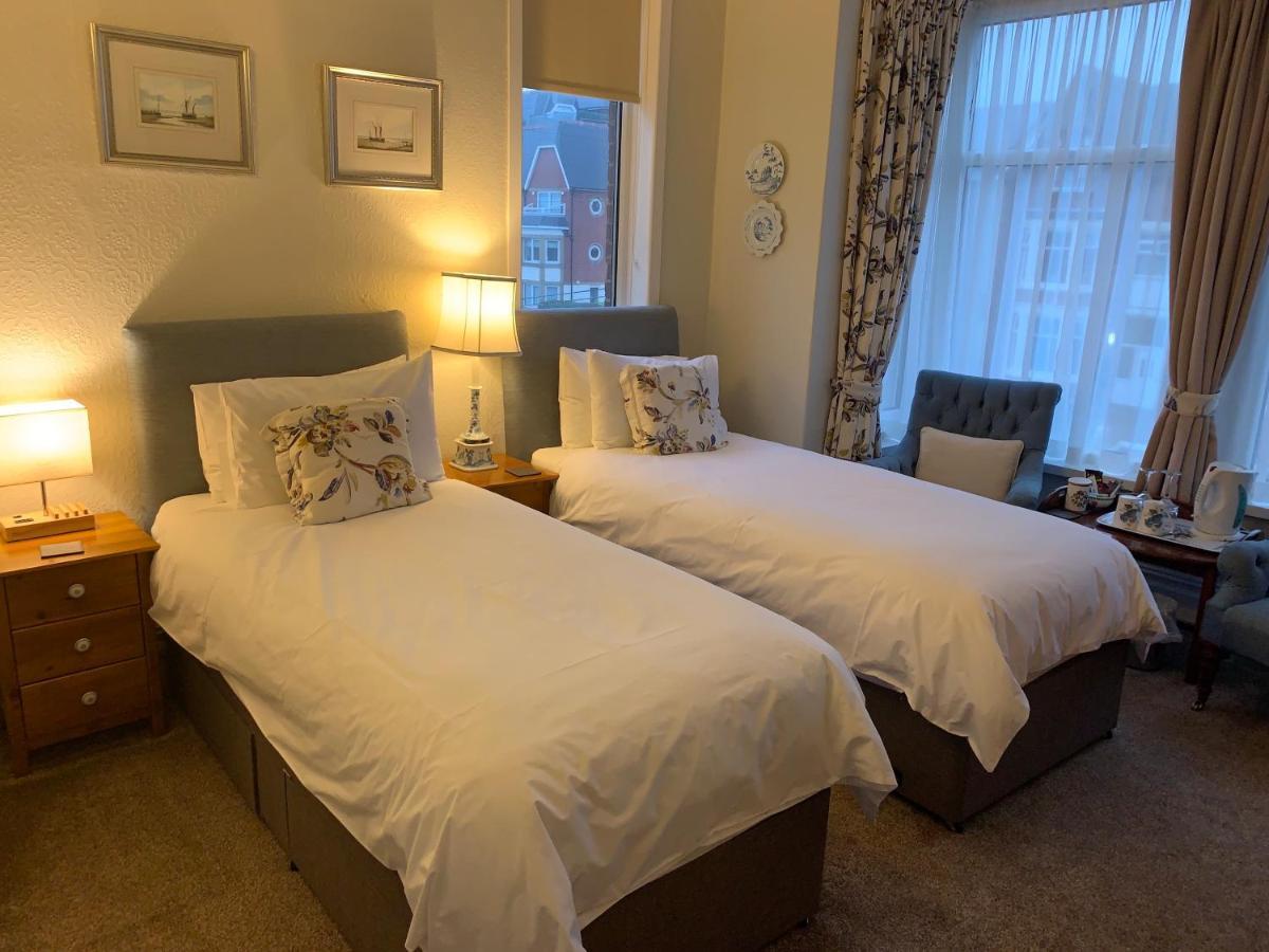 The Gaydon Bed & Breakfast Lytham St Annes Exterior photo