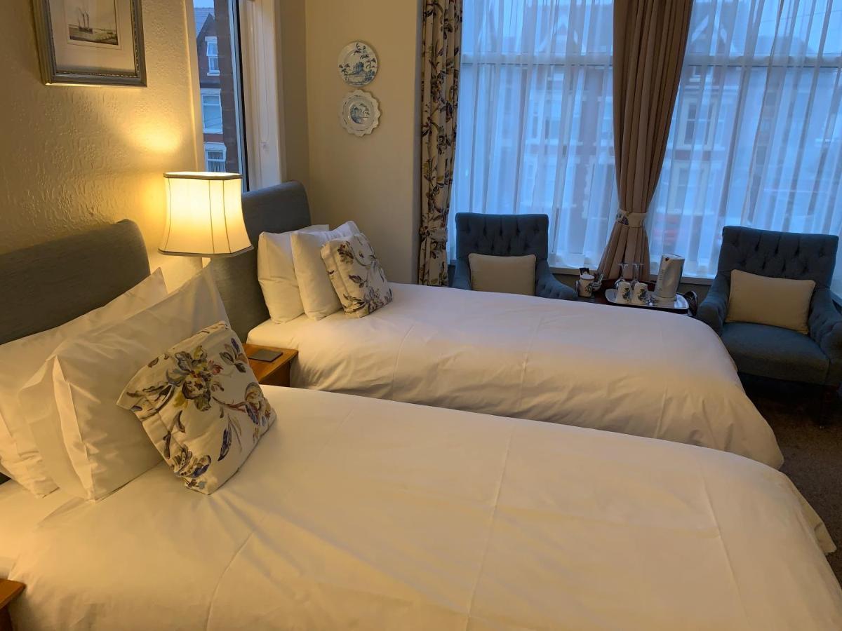 The Gaydon Bed & Breakfast Lytham St Annes Exterior photo