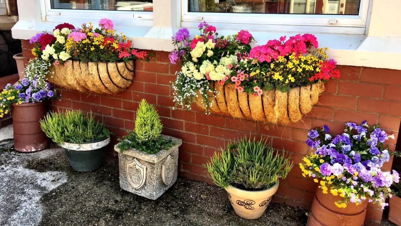 The Gaydon Bed & Breakfast Lytham St Annes Exterior photo